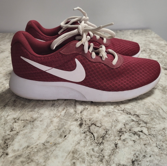 Nike Women's Maroon and White Sneakers - Picture 2 of 6